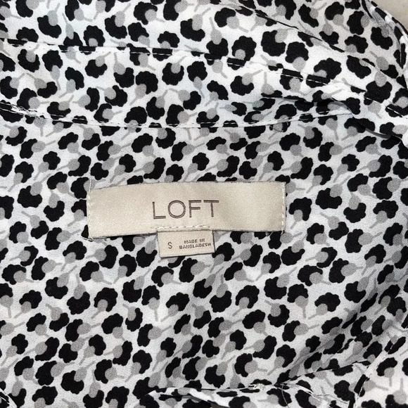 LOFT White & Black Ditsy Floral Print Button Down Blouse Small Women’s - Picture 9 of 11